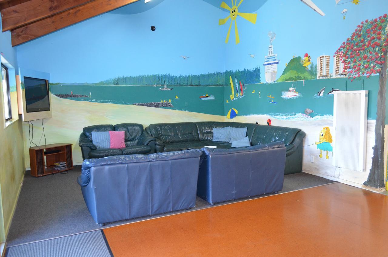 Bell Lodge Motel & Backpackers Hostel Tauranga Exterior foto